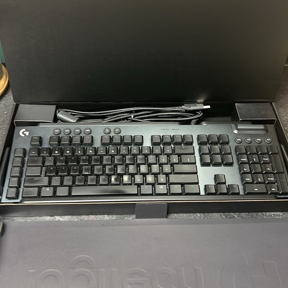 Logitech Mechanical Gaming Keyboard G815 - Picture 3 of 8